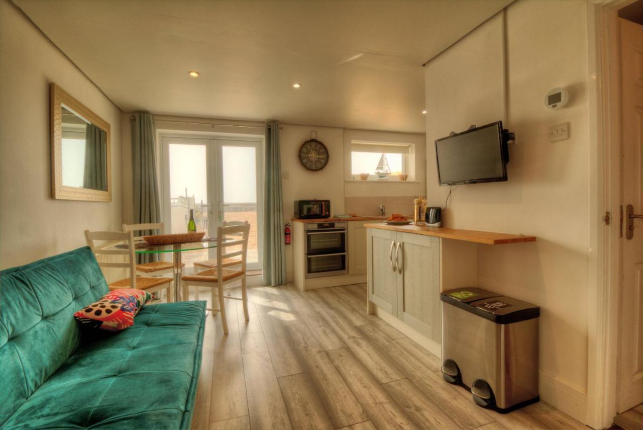 Pass The Keys Shore To Please - Sea Views And Beach Front Modern 1Bed Apt With Sofabed Portsmouth Exterior foto